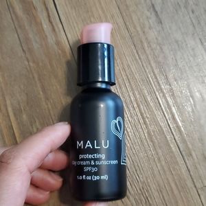 NEW Malu Protecting Day Cream SPF 30